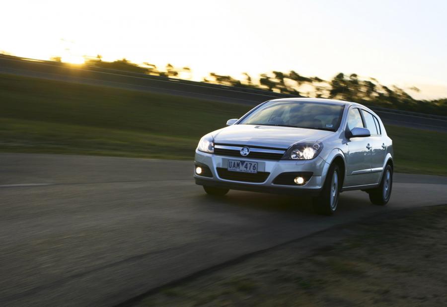  Holden Astra 1.9 CDTi 2006 года  (фото 31 из 36)